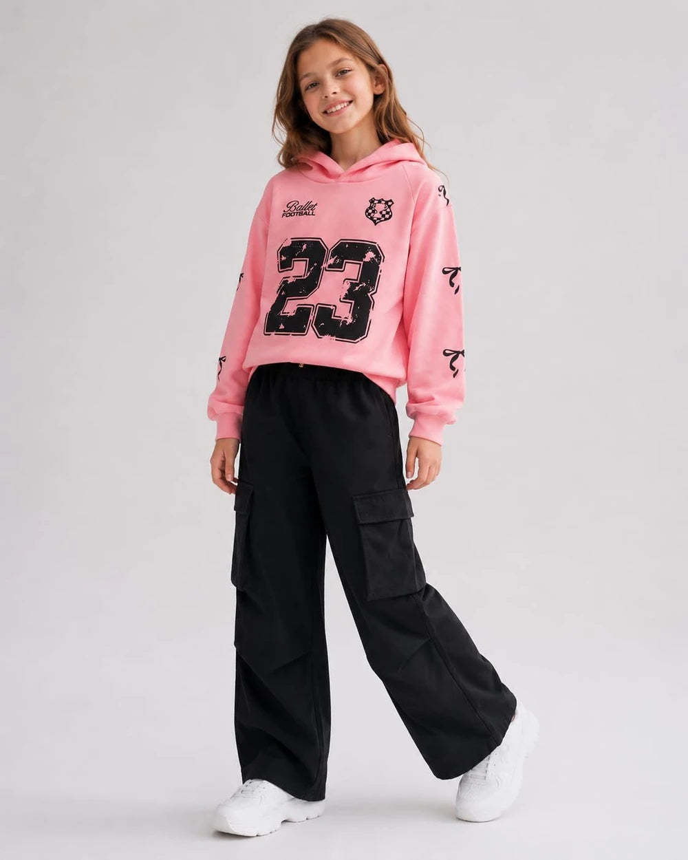 Tween Girls Sporty Hoodie And Cargo Pants Outfit